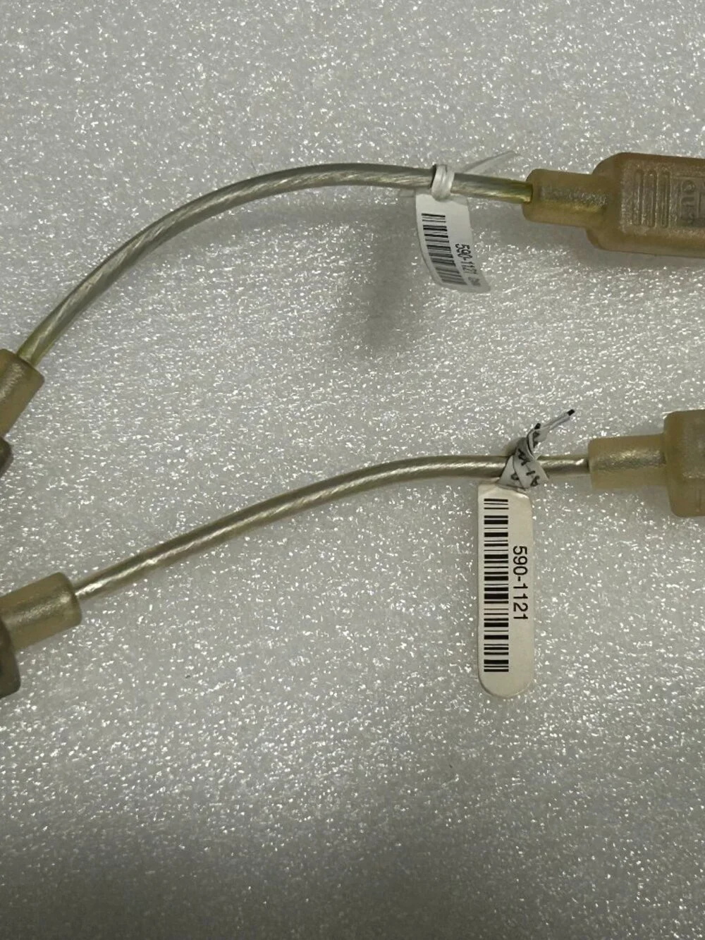 Genuine APPLE 590-1121 Composite TV-Out to 7pin mini DIN (M) adapter Cable Used